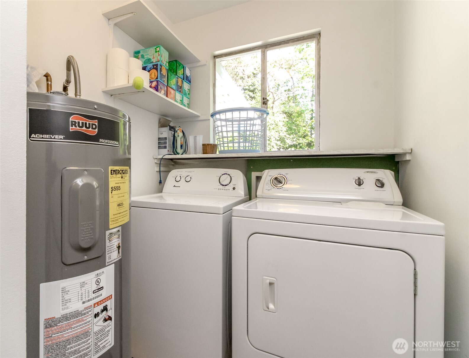 648 SW 107th Avenue , Seattle, WA 98146-1554