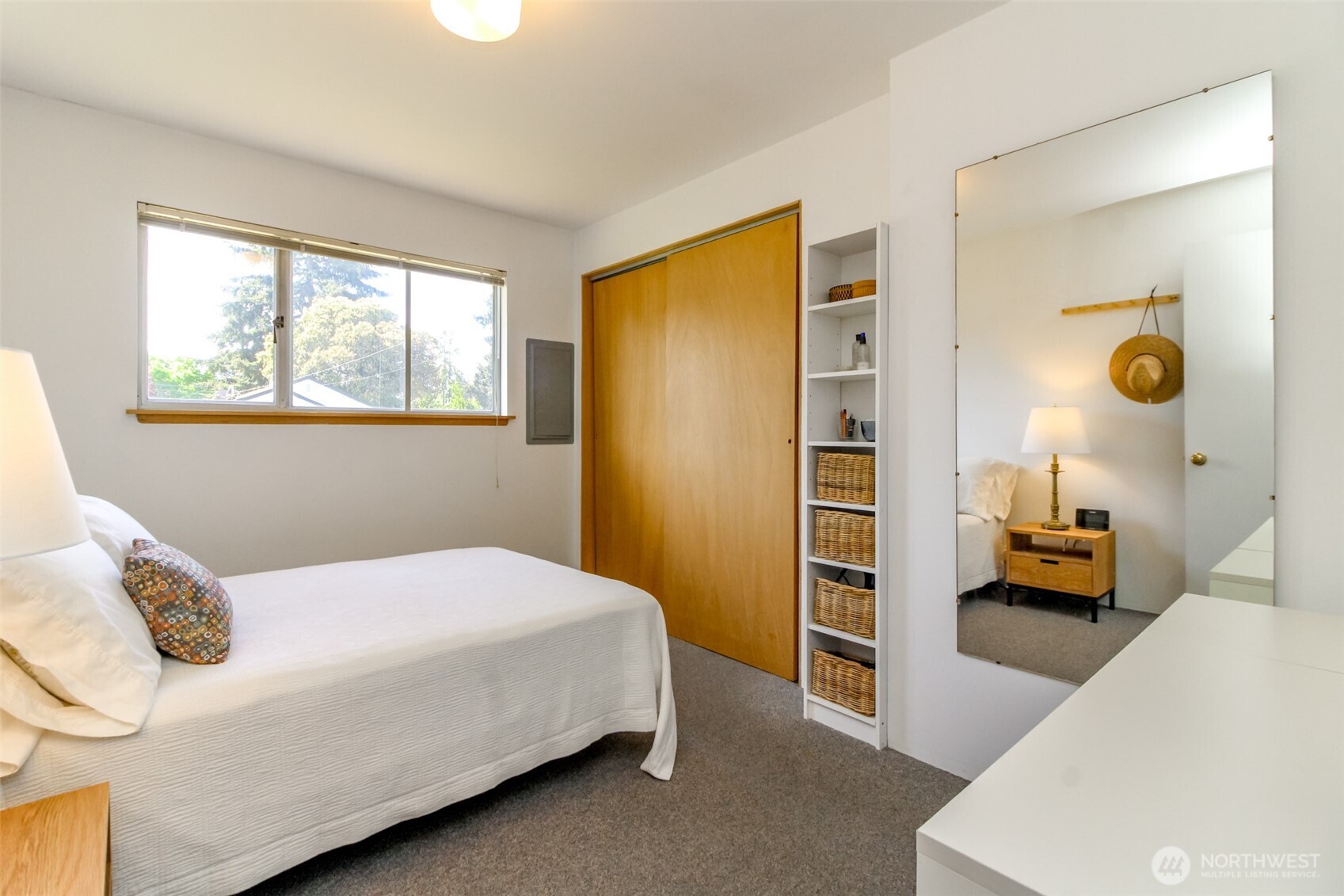 648 SW 107th Avenue , Seattle, WA 98146-1554