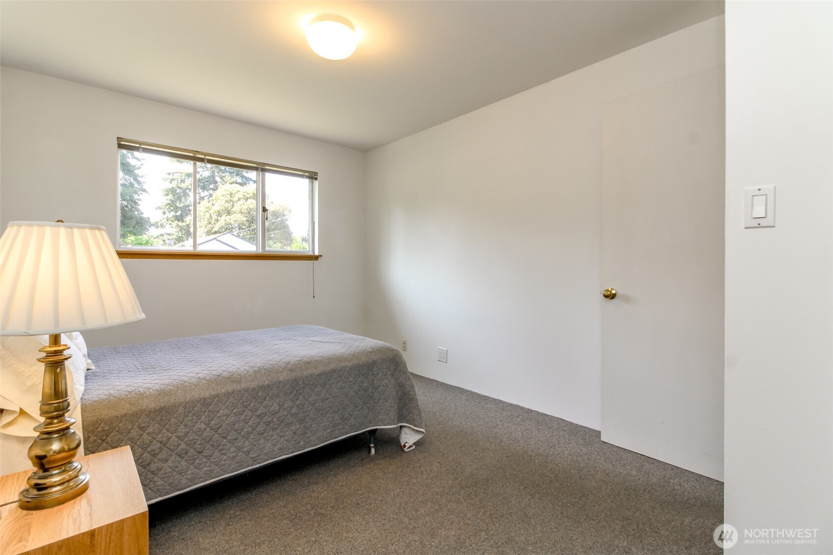 648 SW 107th Avenue , Seattle, WA 98146-1554
