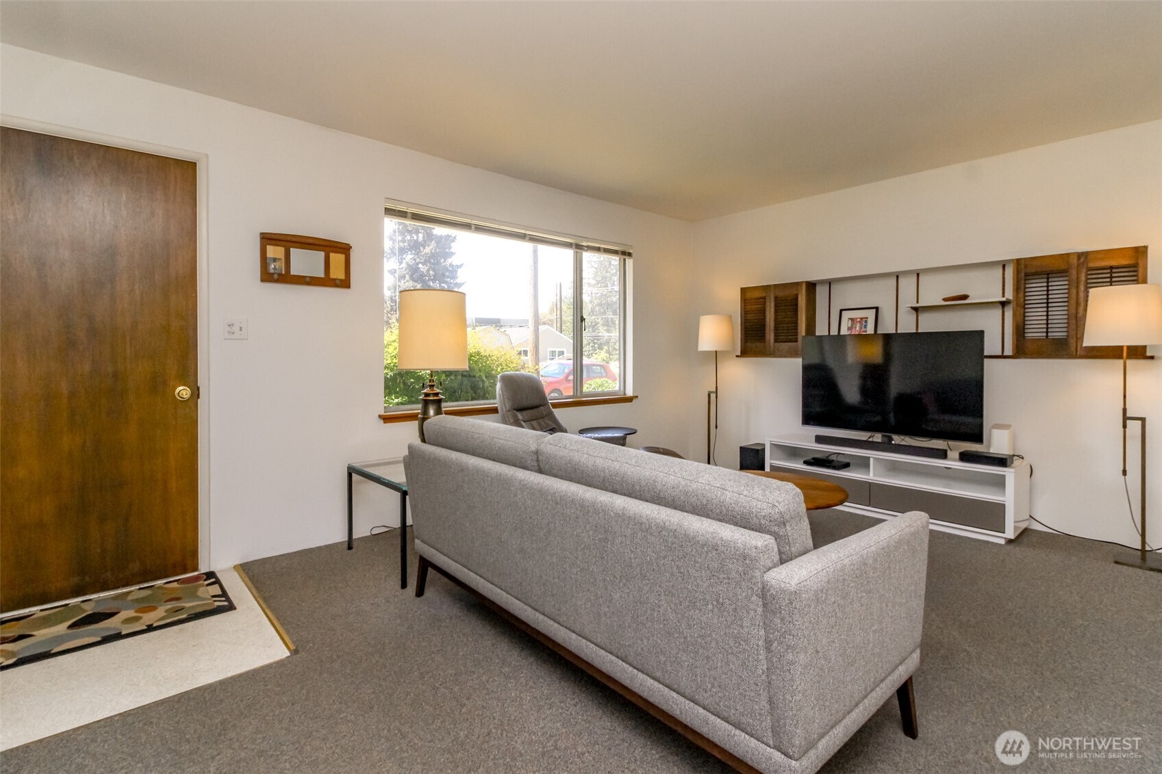 648 SW 107th Avenue , Seattle, WA 98146-1554