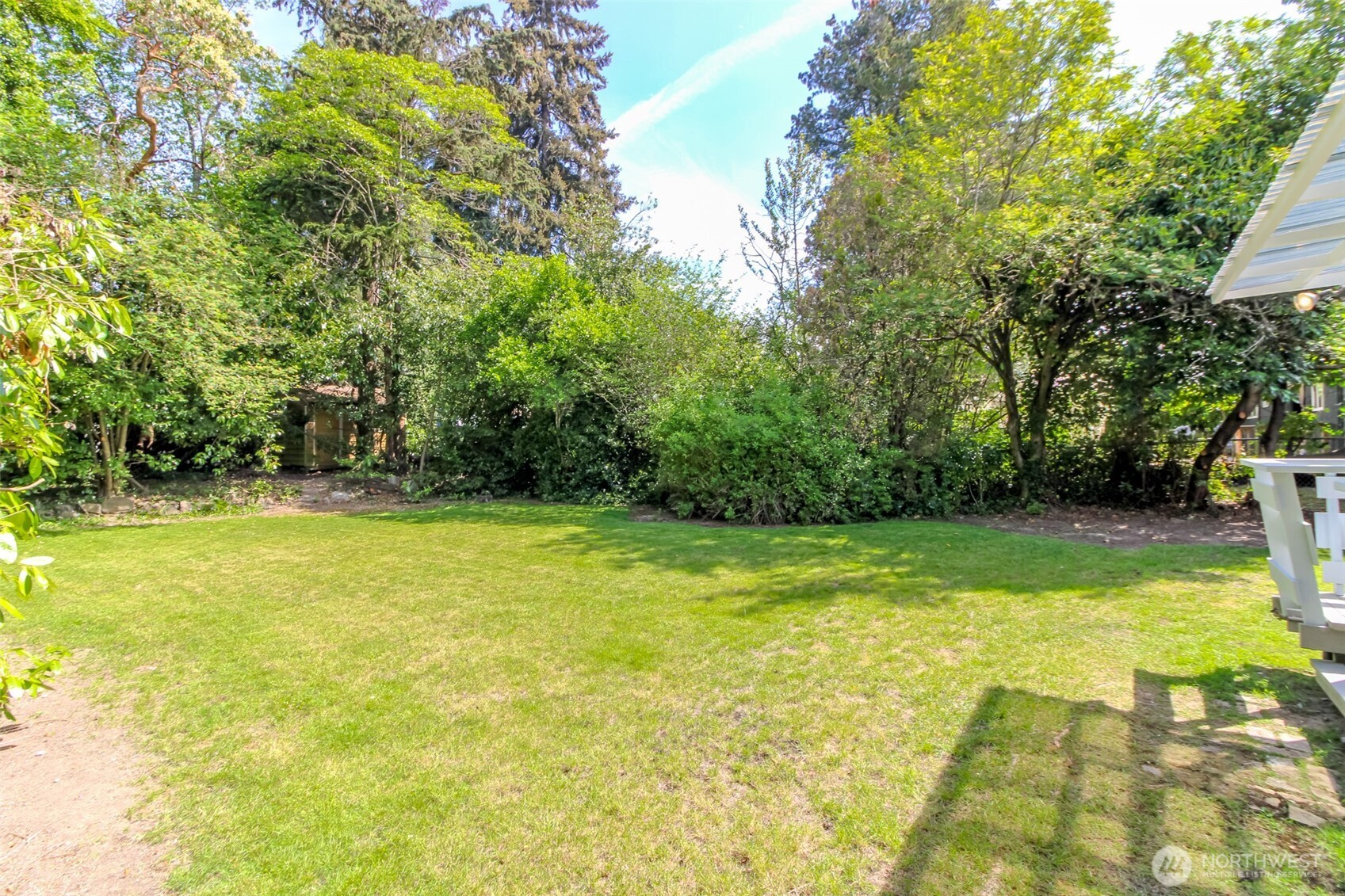 648 SW 107th Avenue , Seattle, WA 98146-1554