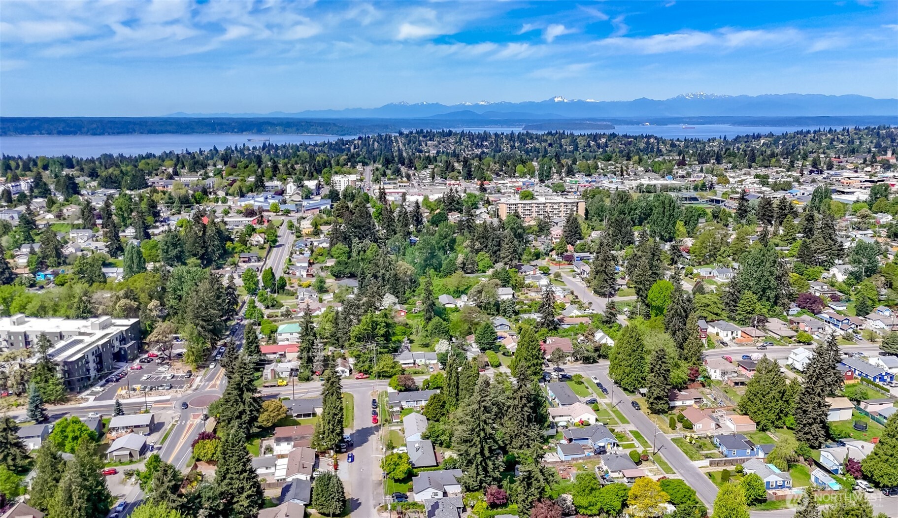 648 SW 107th Avenue , Seattle, WA 98146-1554