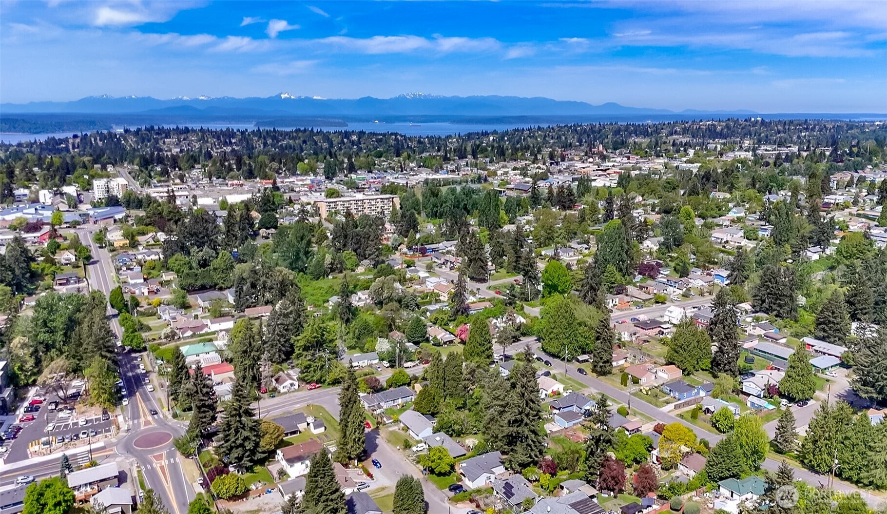648 SW 107th Avenue , Seattle, WA 98146-1554