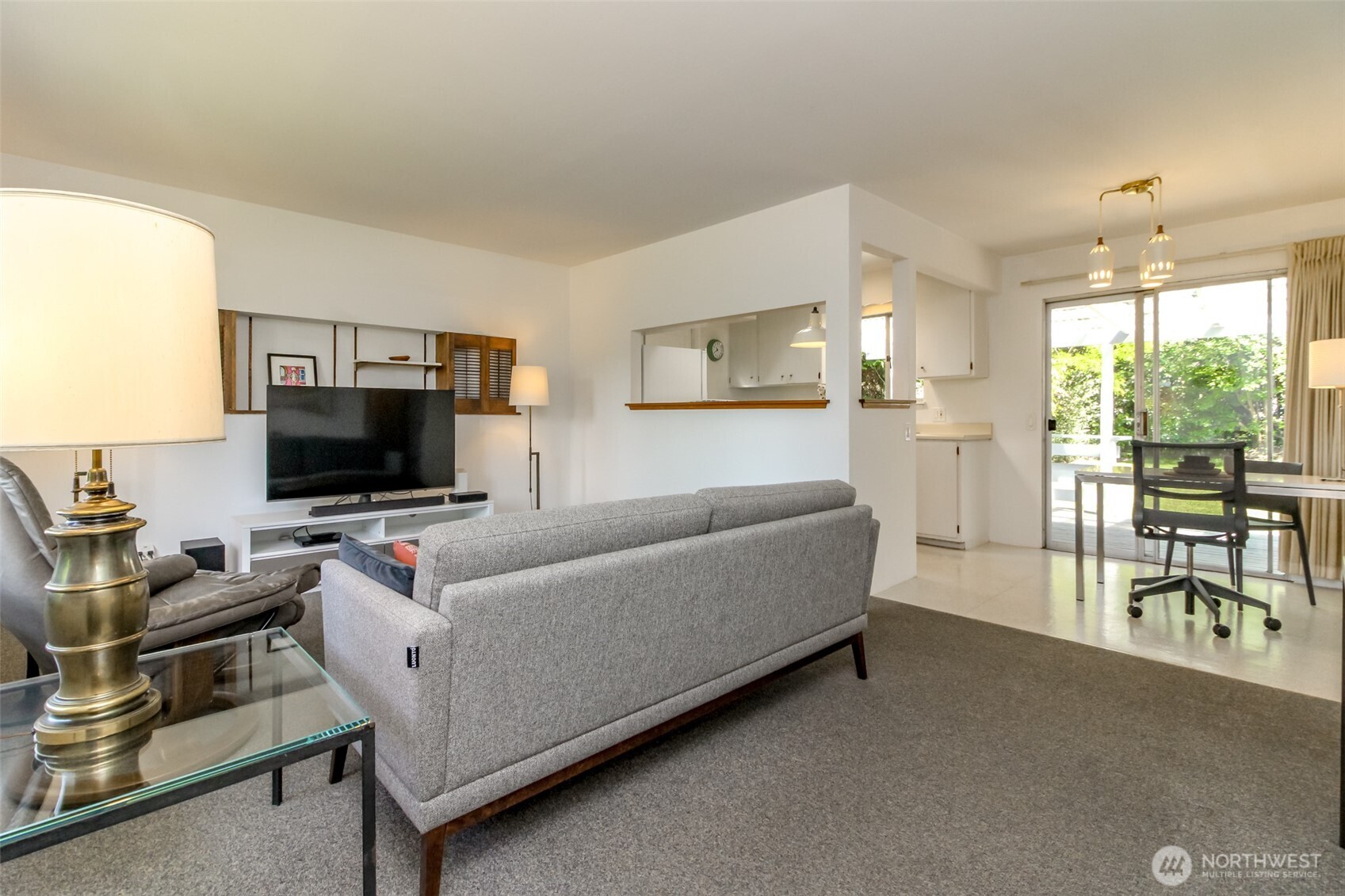 648 SW 107th Avenue , Seattle, WA 98146-1554