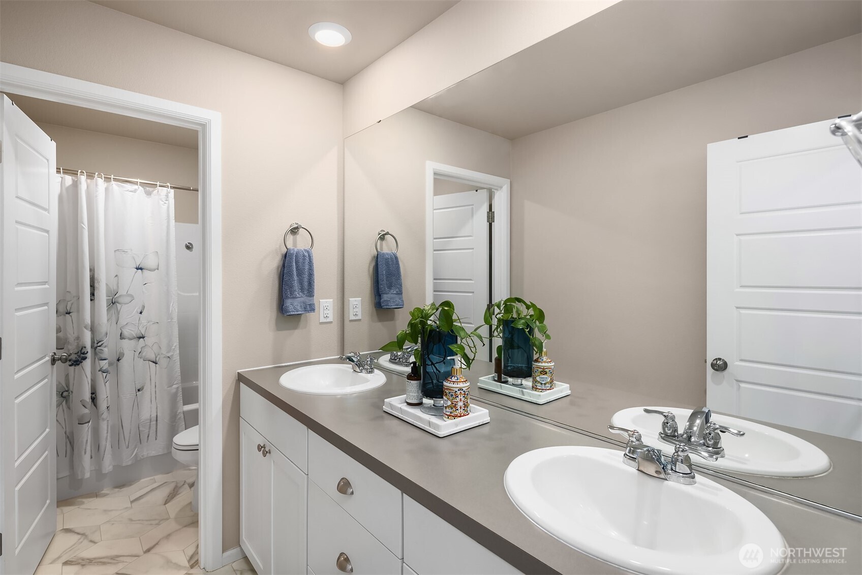 32948 SE Cottonwood Street , Black Diamond, WA 98010