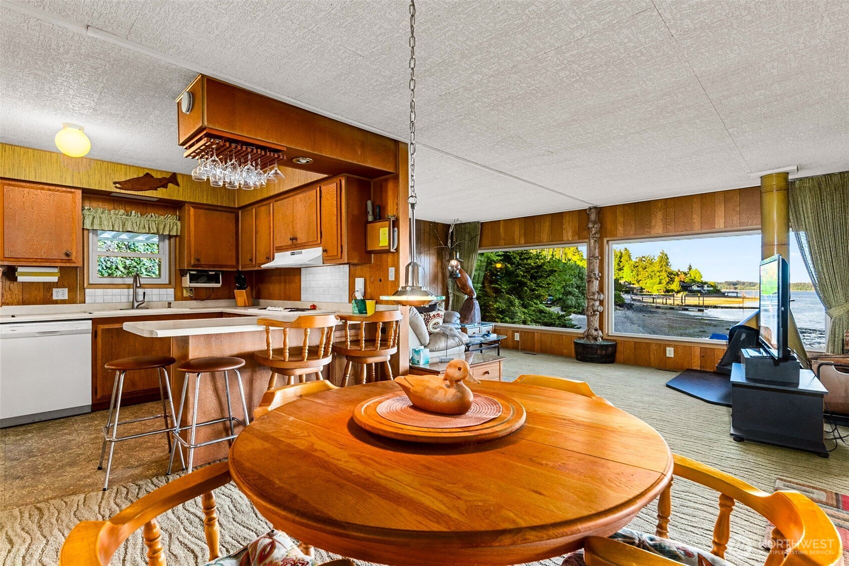 4736 Cooper Point Road NW, Olympia, WA 98502