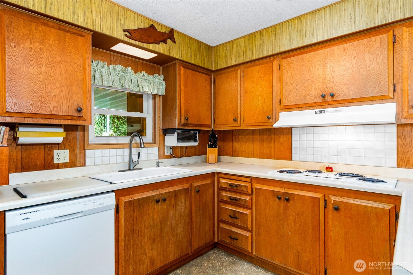 4736 Cooper Point Road NW, Olympia, WA 98502