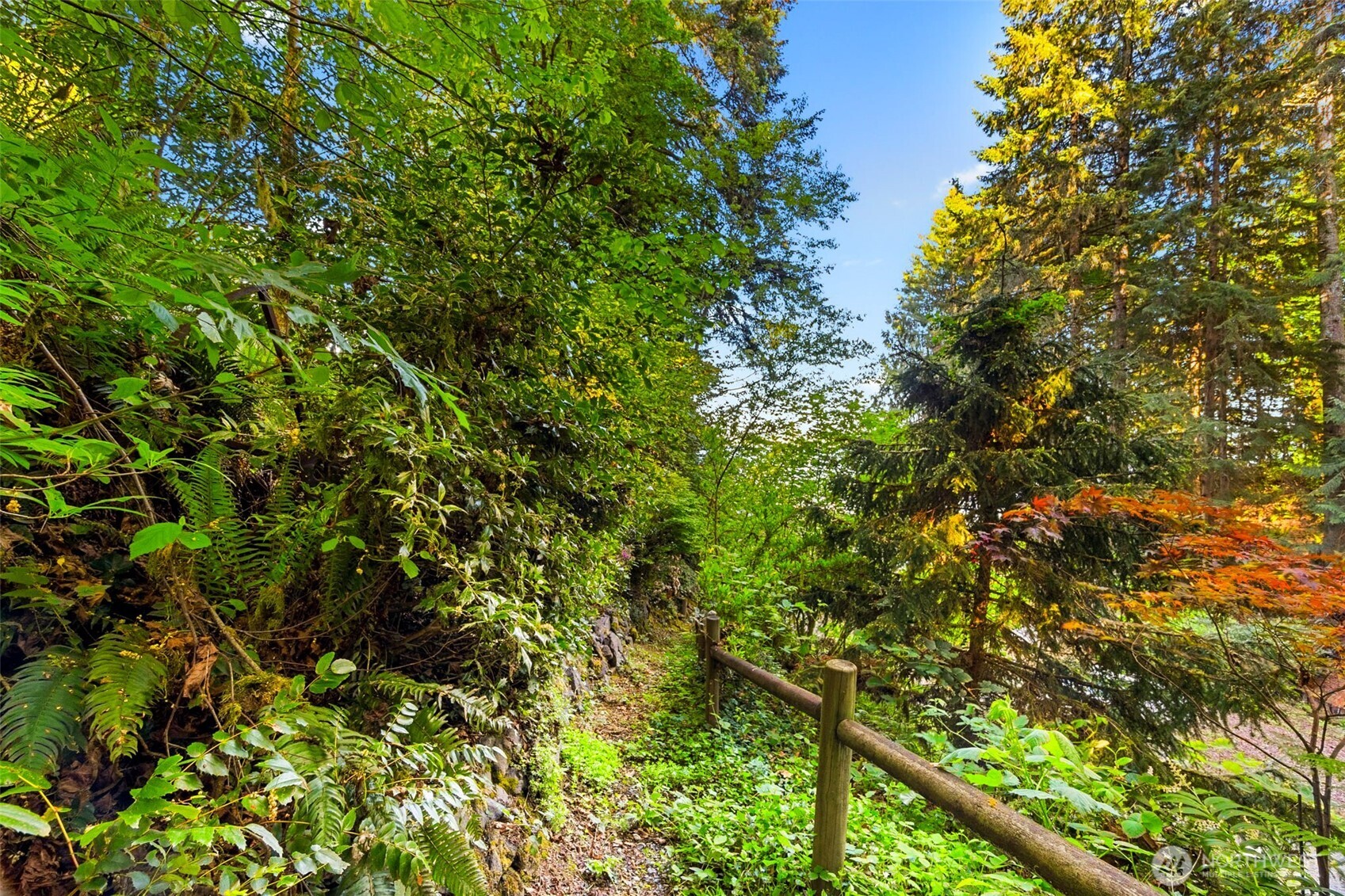 4736 Cooper Point Road NW, Olympia, WA 98502