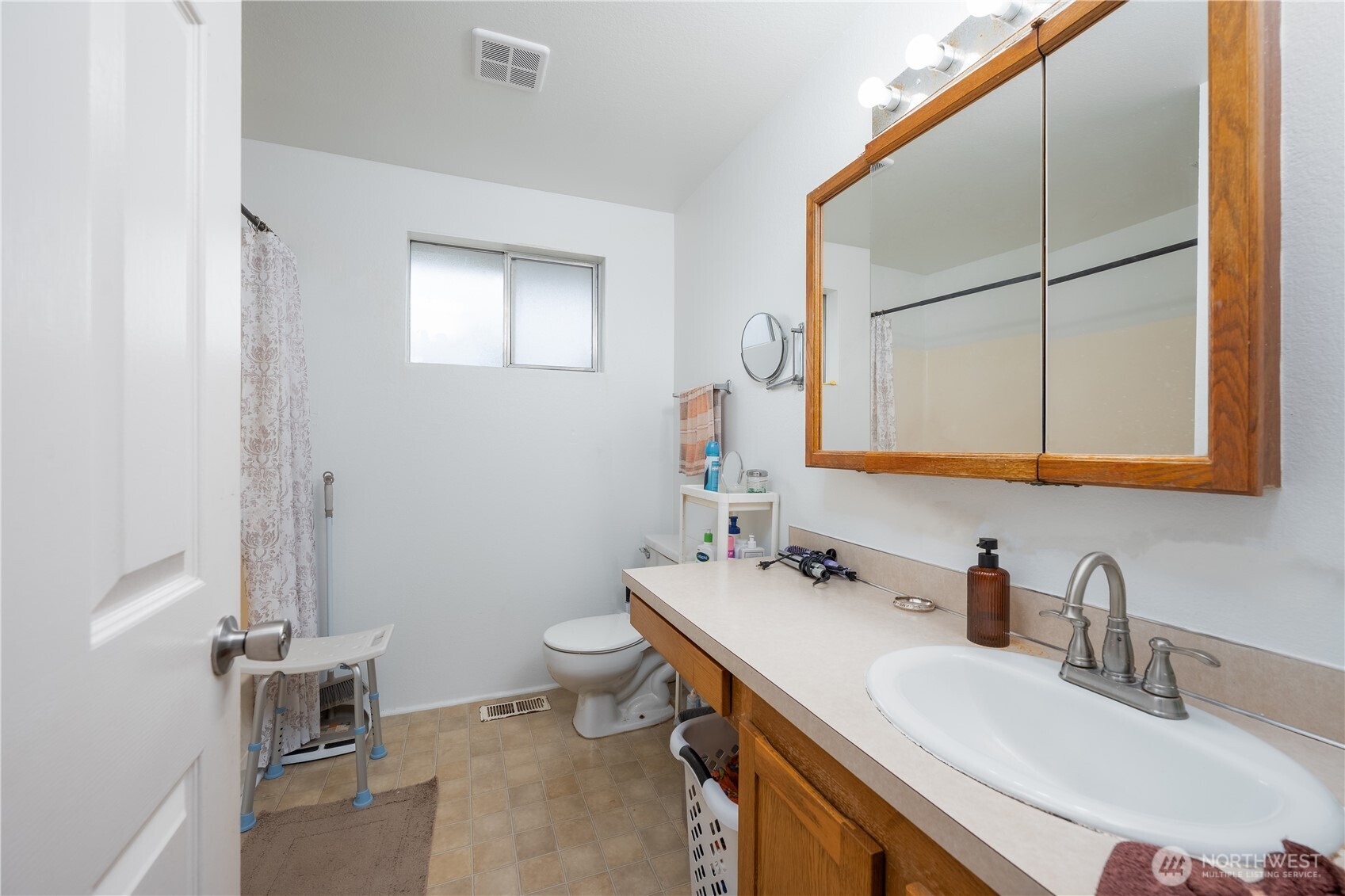 1034 Hanford Avenue , Bremerton, WA 98310
