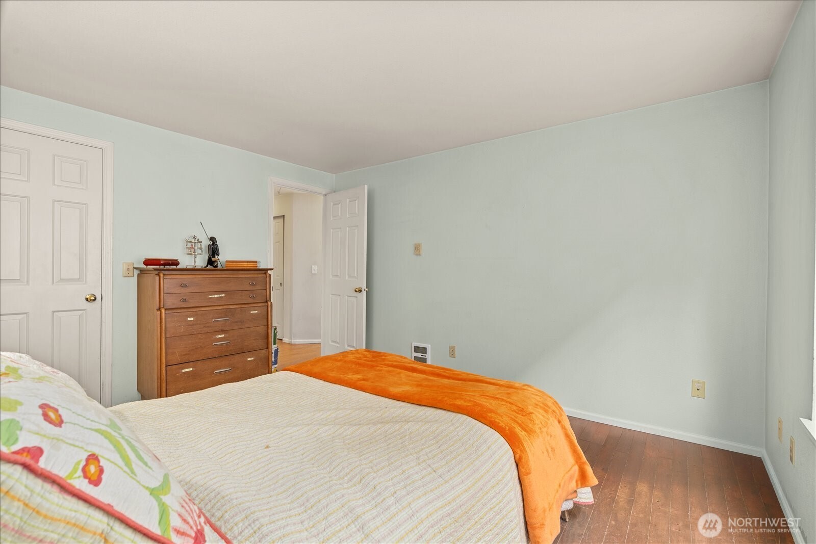 7814 Greenwood Avenue N #205, Seattle, WA 98103-4664