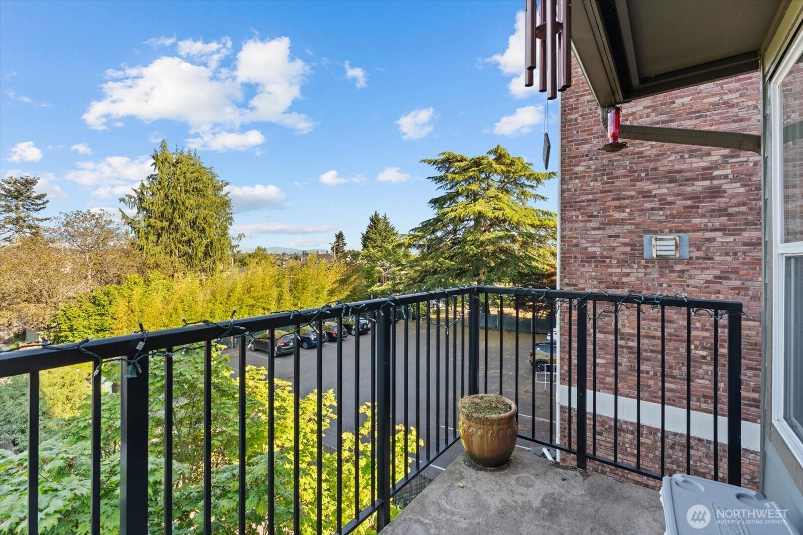 7814 Greenwood Avenue N #205, Seattle, WA 98103-4664