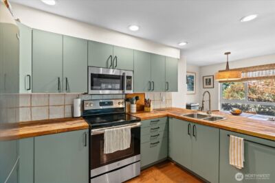 7814 Greenwood Avenue N #205, Seattle, WA 98103-4664 - Photo 9