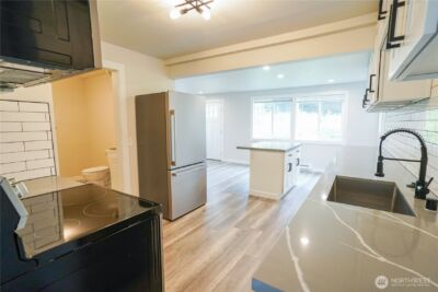 154 NE 115th , Seattle, WA 98125 - Photo 3