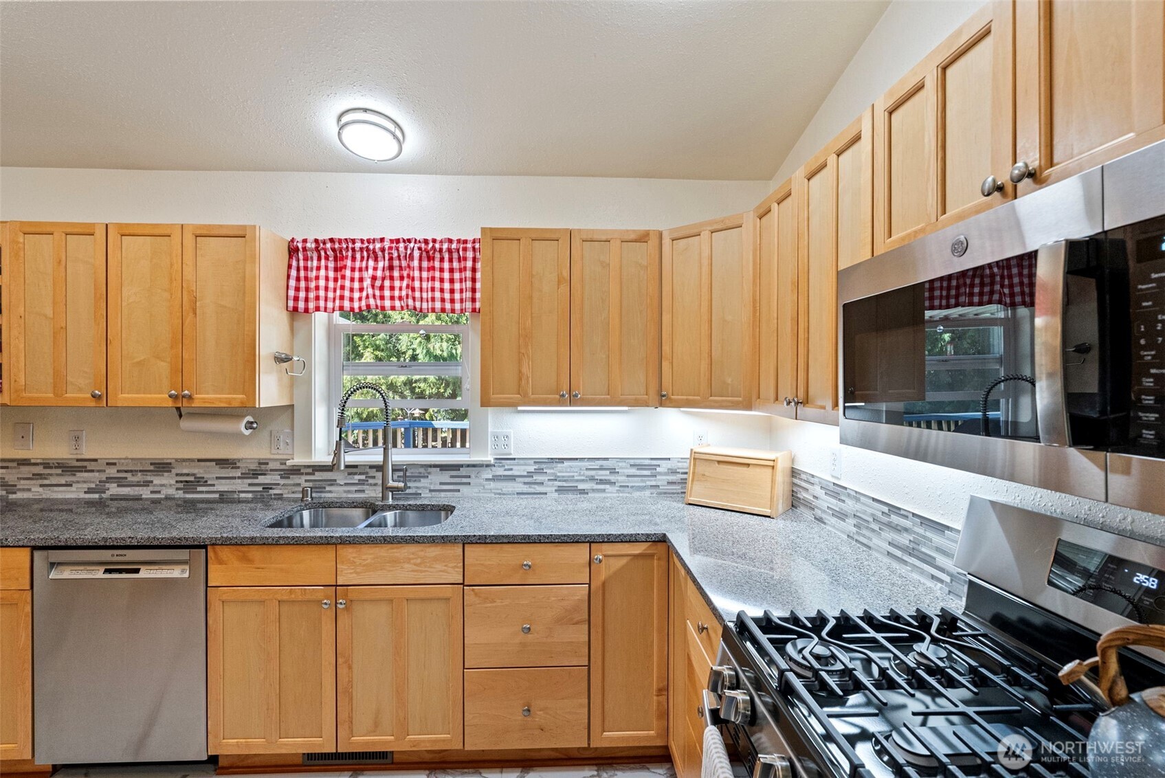 7185 Old Military Road NE, Bremerton, WA 98311