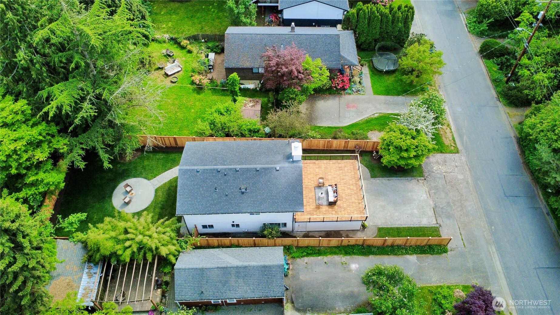 9526 7th Avenue NW, Seattle, WA 98117-2127
