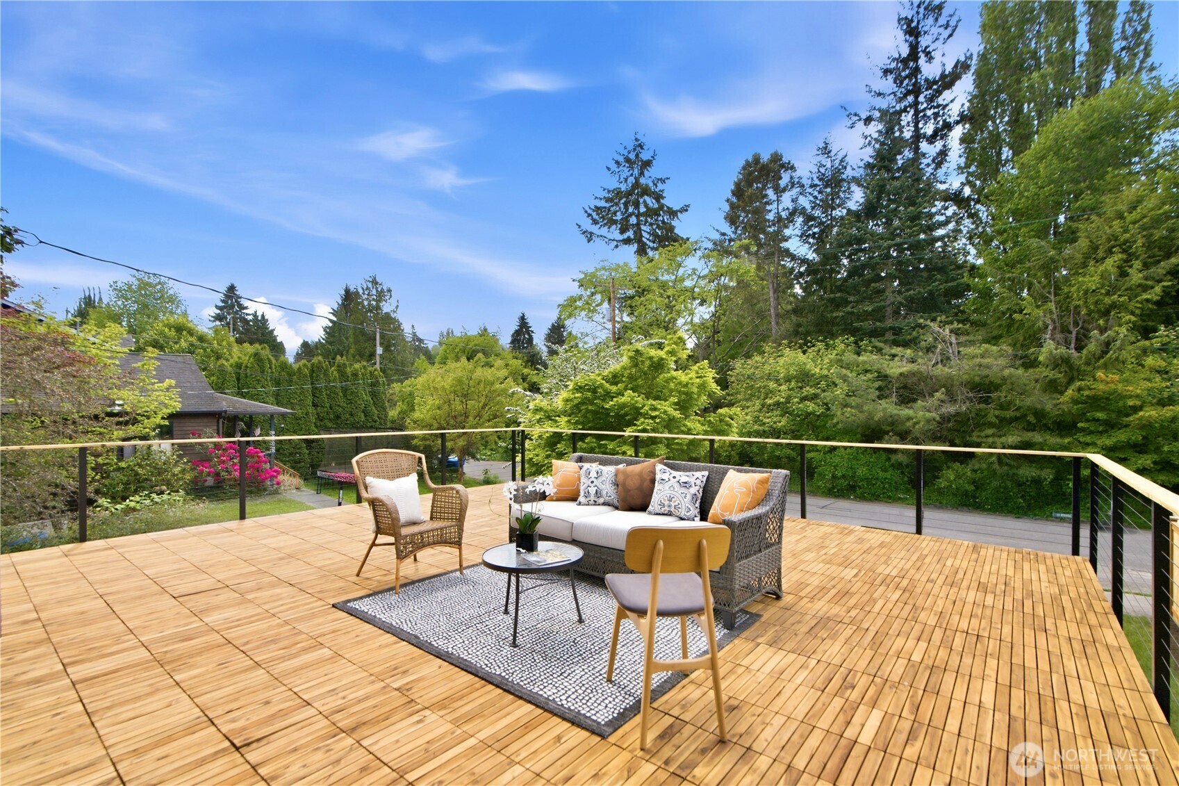 9526 7th Avenue NW, Seattle, WA 98117-2127