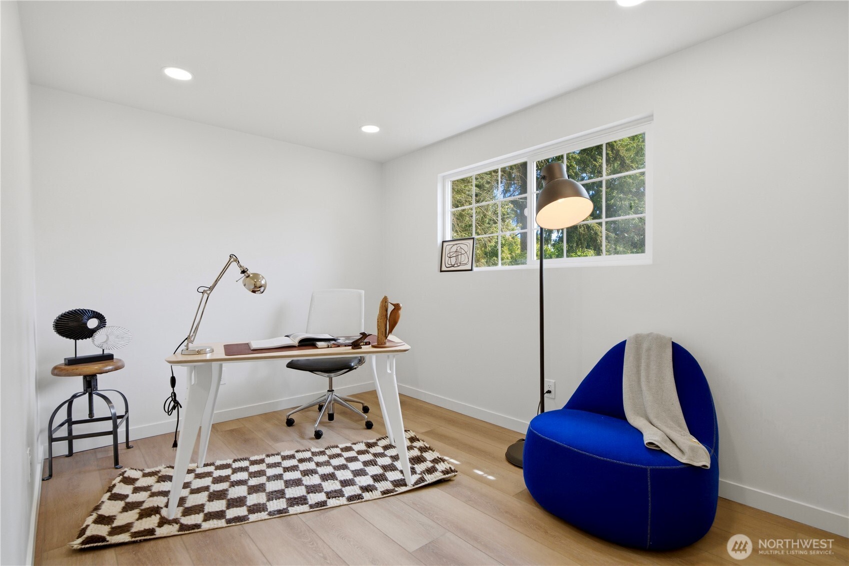 9526 7th Avenue NW, Seattle, WA 98117-2127