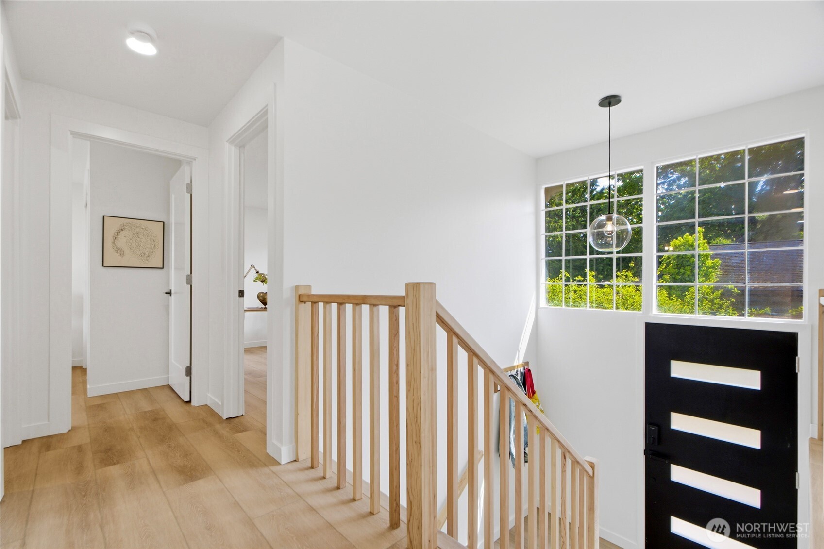 9526 7th Avenue NW, Seattle, WA 98117-2127