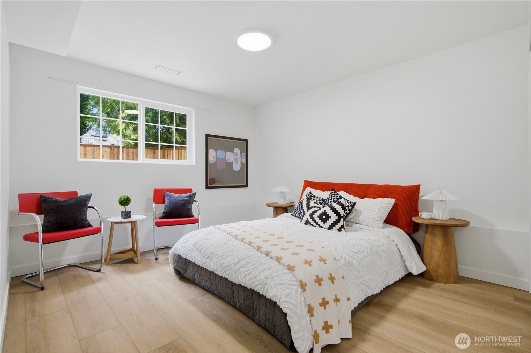 9526 7th Avenue NW, Seattle, WA 98117-2127