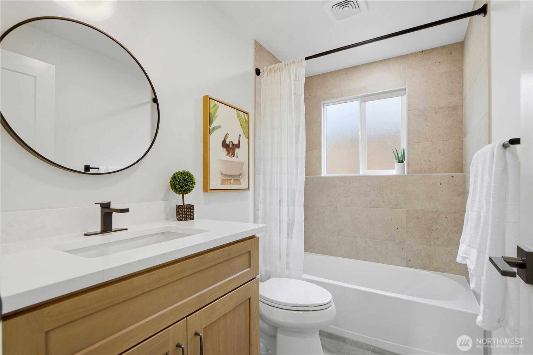 9526 7th Avenue NW, Seattle, WA 98117-2127