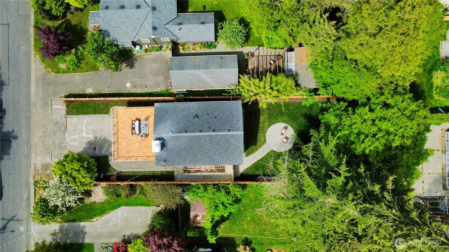 9526 7th Avenue NW, Seattle, WA 98117-2127