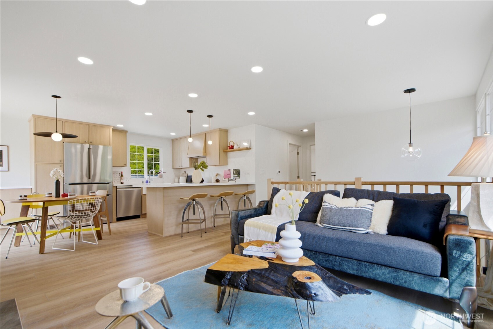 9526 7th Avenue NW, Seattle, WA 98117-2127