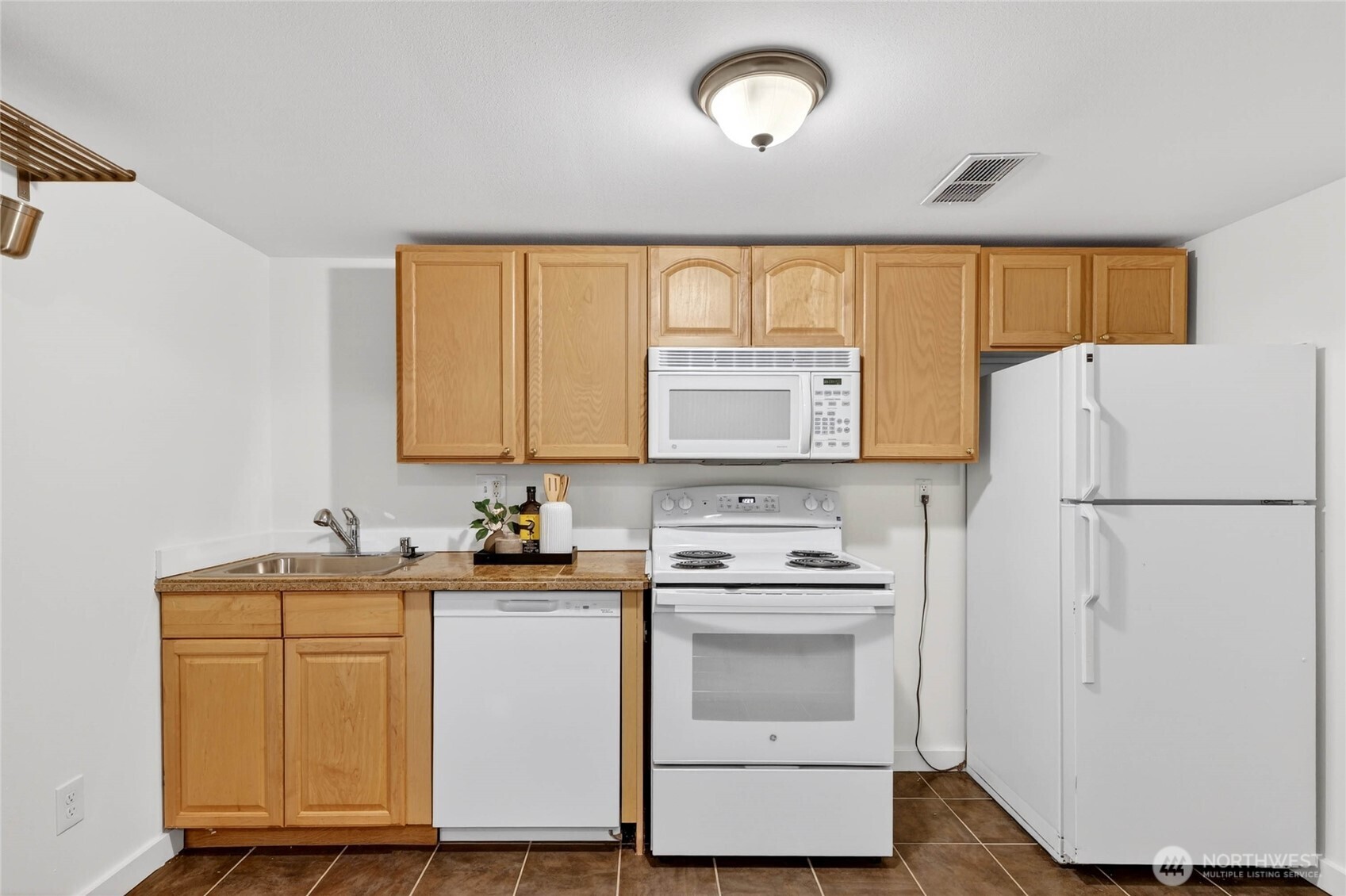 6530 44th Avenue SW, Seattle, WA 98136