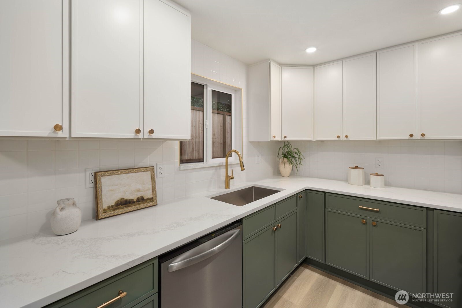 5810 57th Avenue NE, Seattle, WA 98105