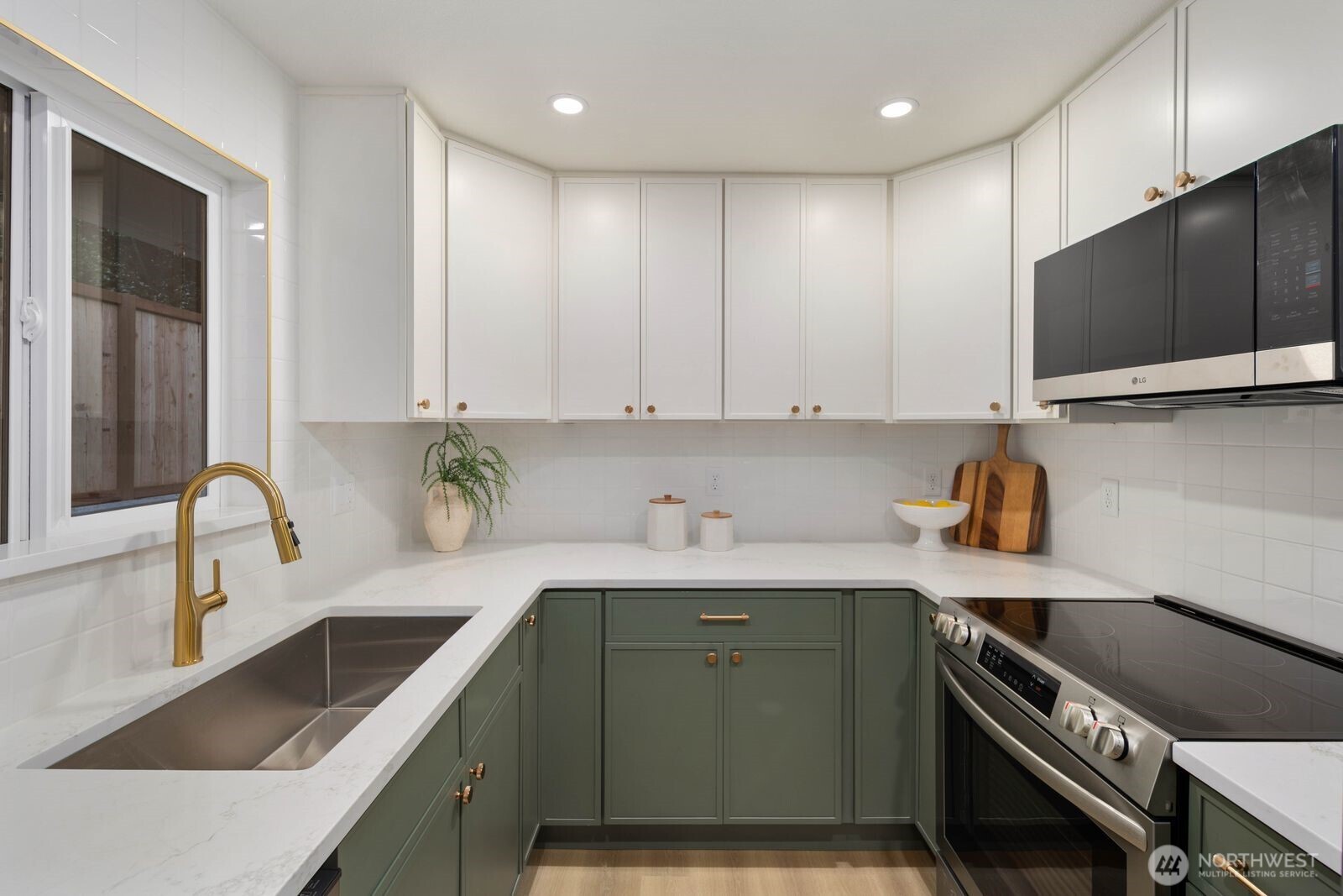 5810 57th Avenue NE, Seattle, WA 98105