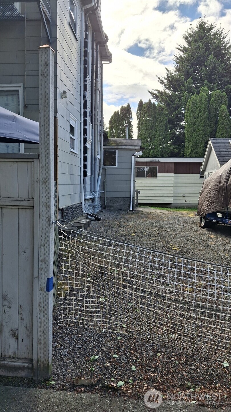 1056 S Sullivan Street , Seattle, WA 98108