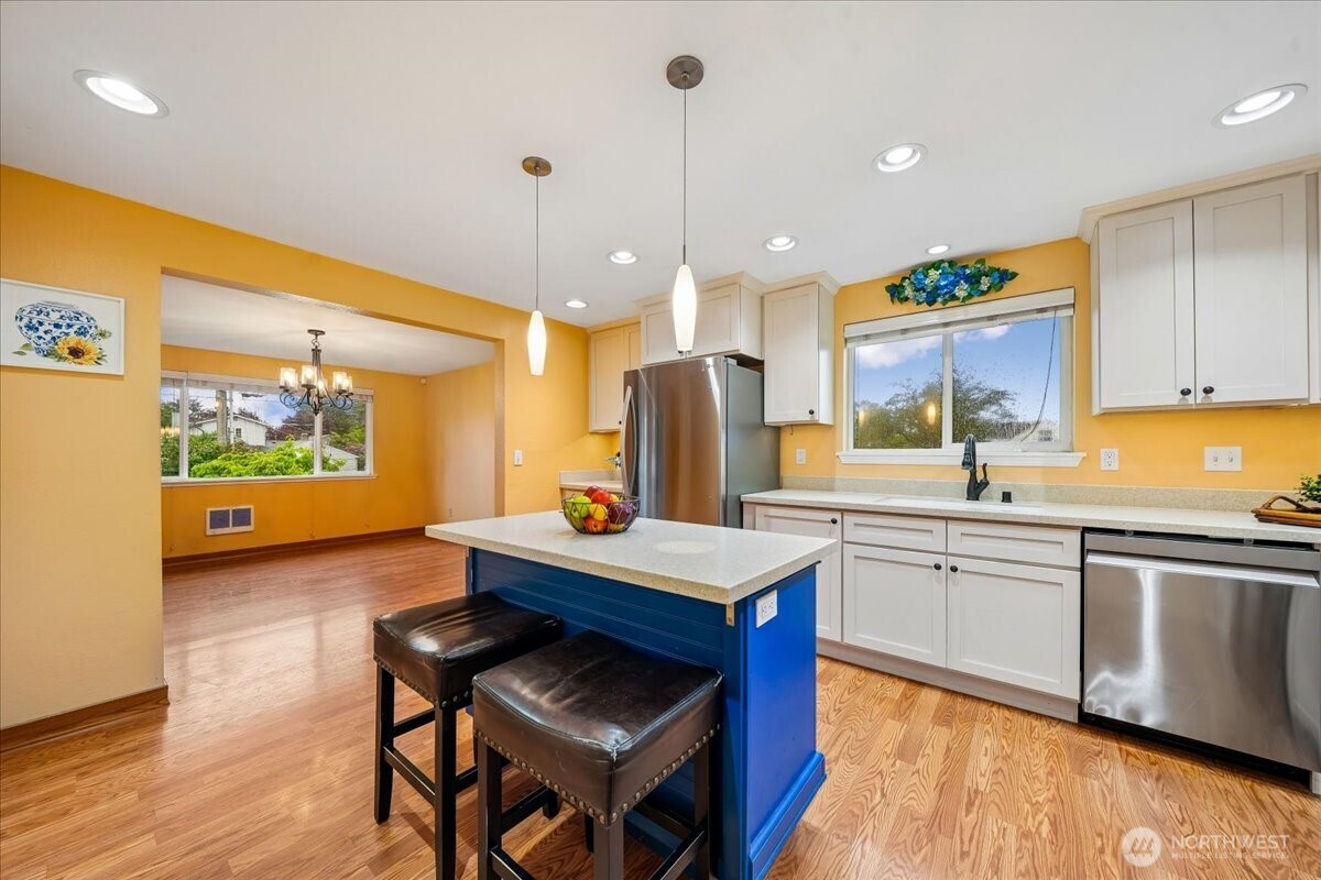 1022 E 56th Street , Tacoma, WA 98404