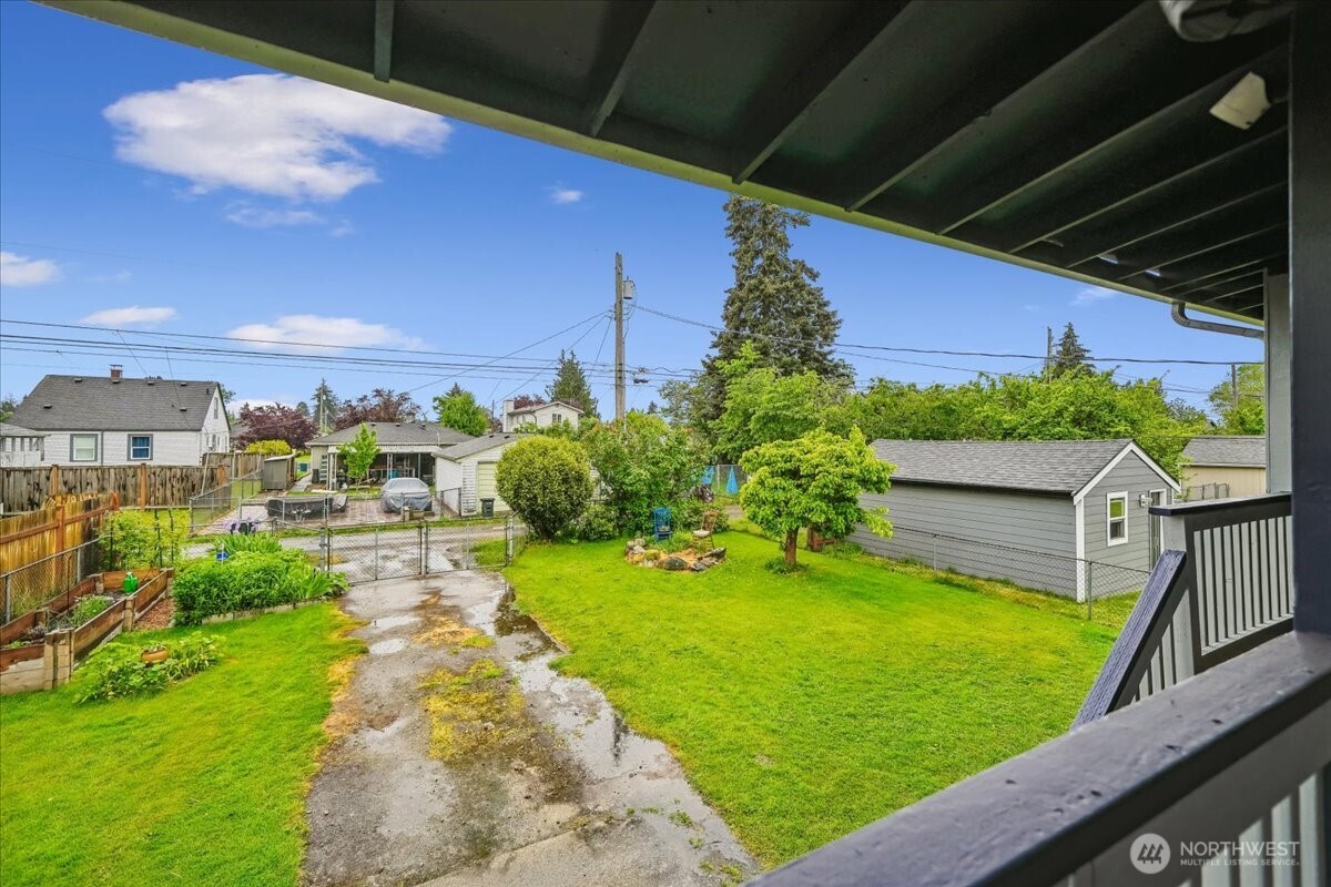 1022 E 56th Street , Tacoma, WA 98404