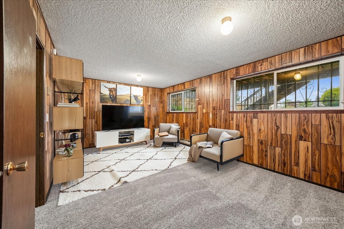 1022 E 56th Street , Tacoma, WA 98404