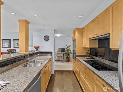 121 Vine Street #601, Seattle, WA 98121 - Photo 11