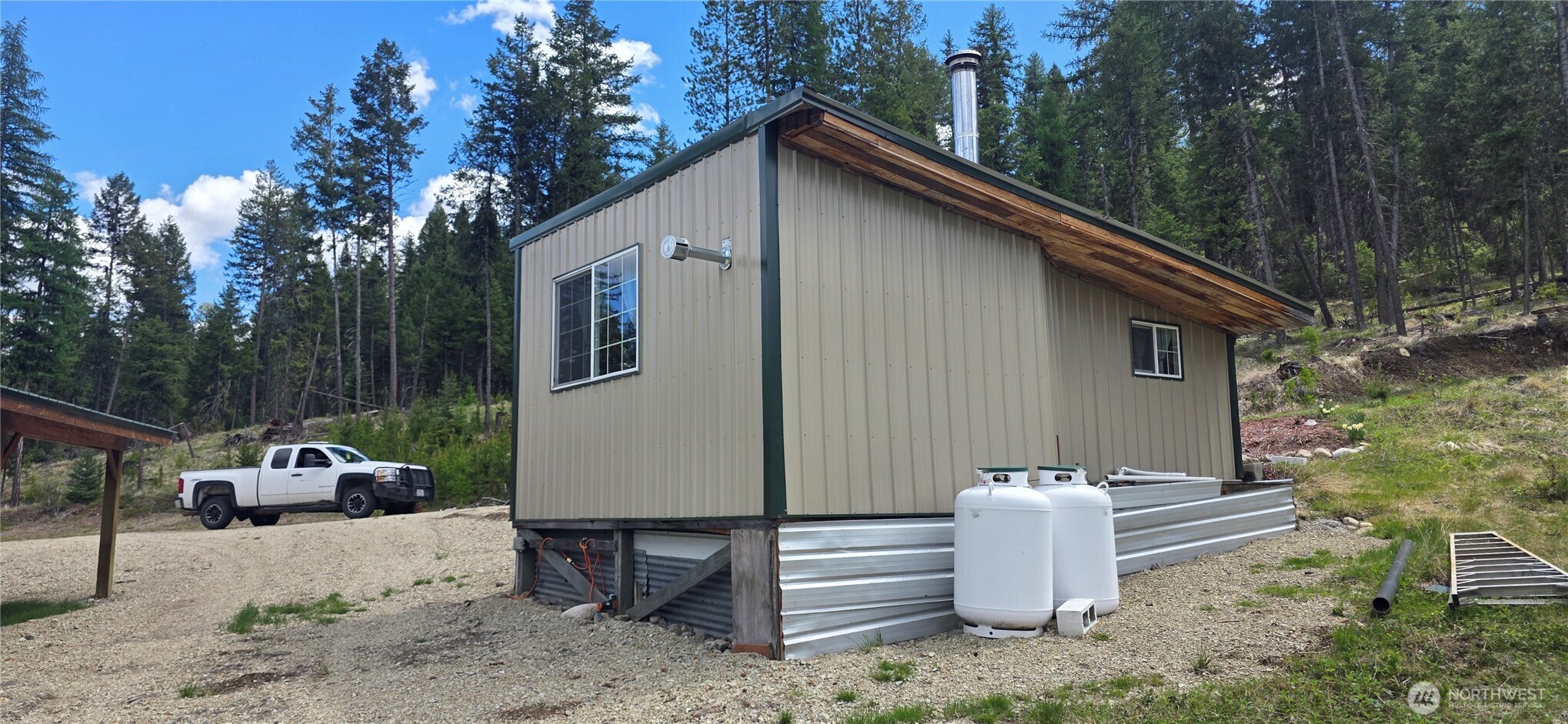 790 BONAPARTE LAKE RD , Tonasket, WA 98855