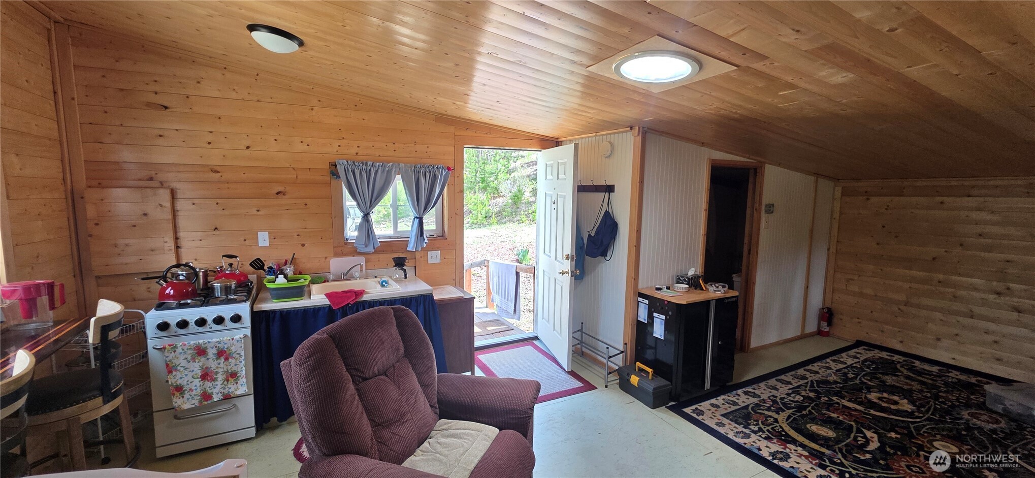 790 BONAPARTE LAKE RD , Tonasket, WA 98855