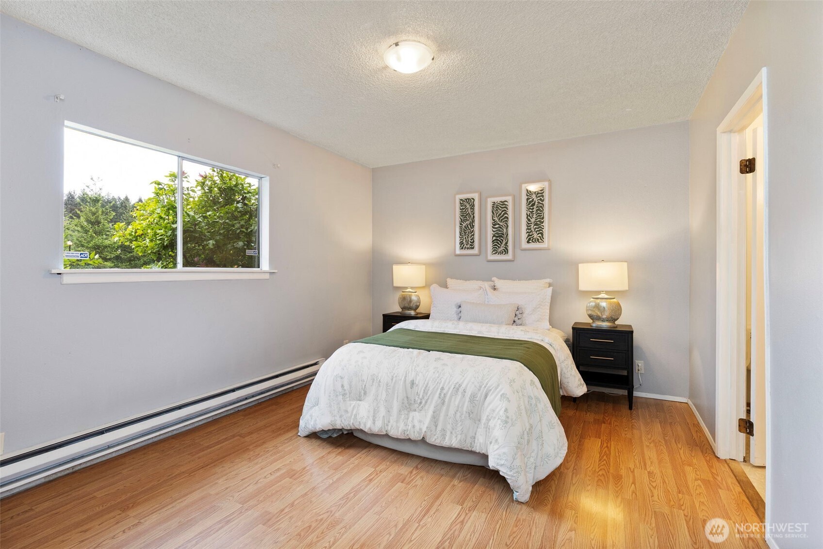 11040 NE Maine Street , Kingston, WA 98346