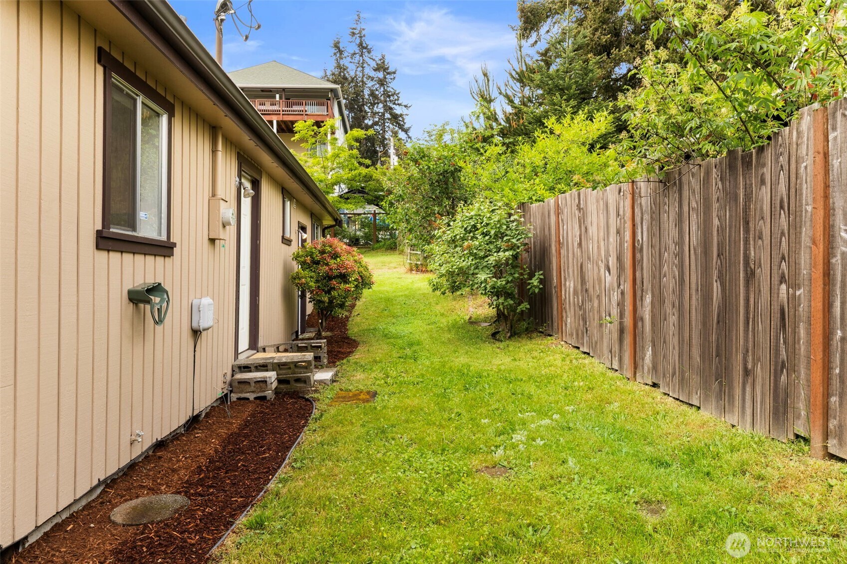 11040 NE Maine Street , Kingston, WA 98346