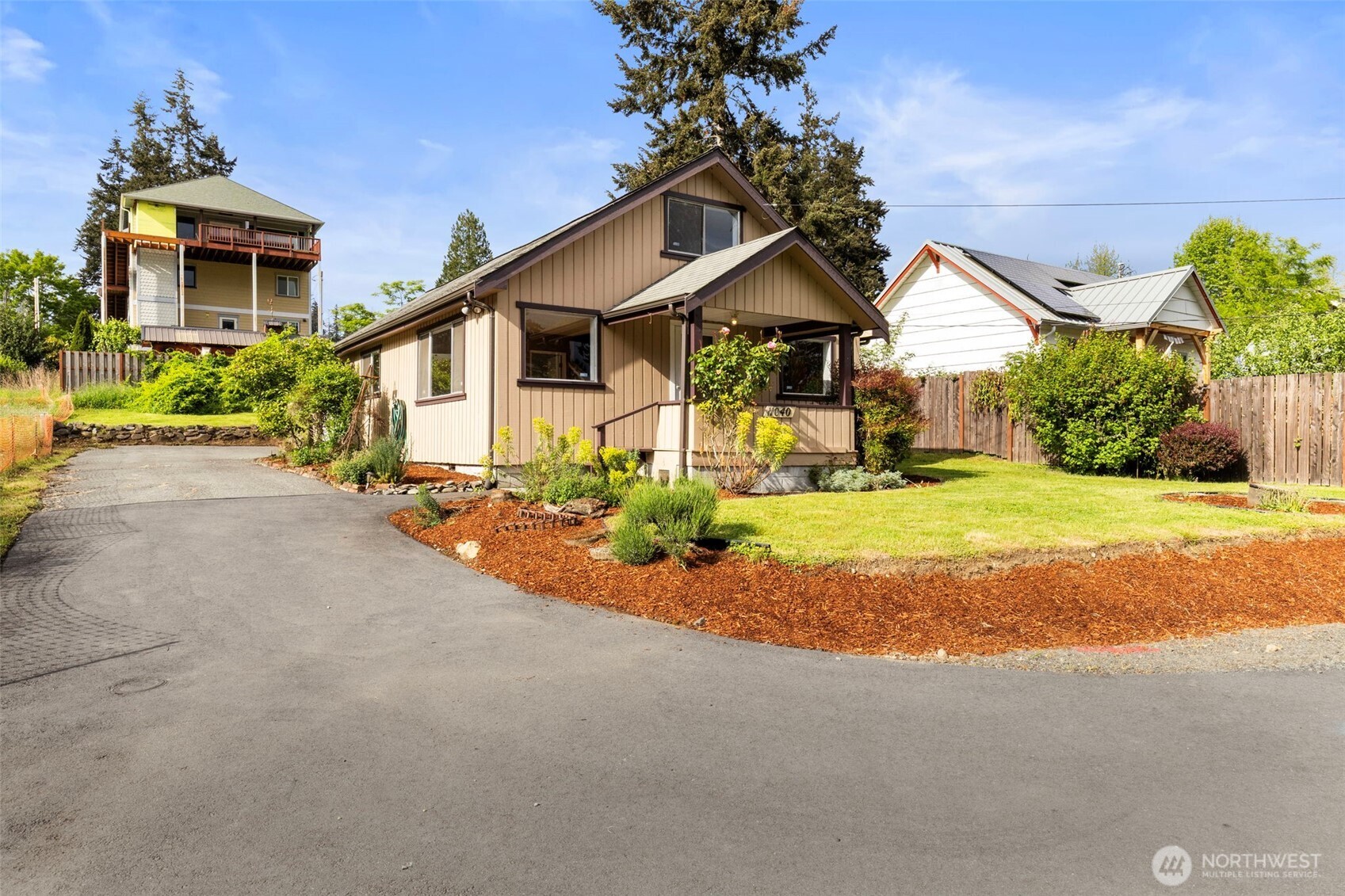 11040 NE Maine Street , Kingston, WA 98346
