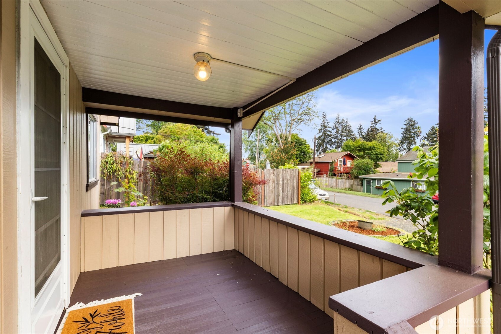 11040 NE Maine Street , Kingston, WA 98346