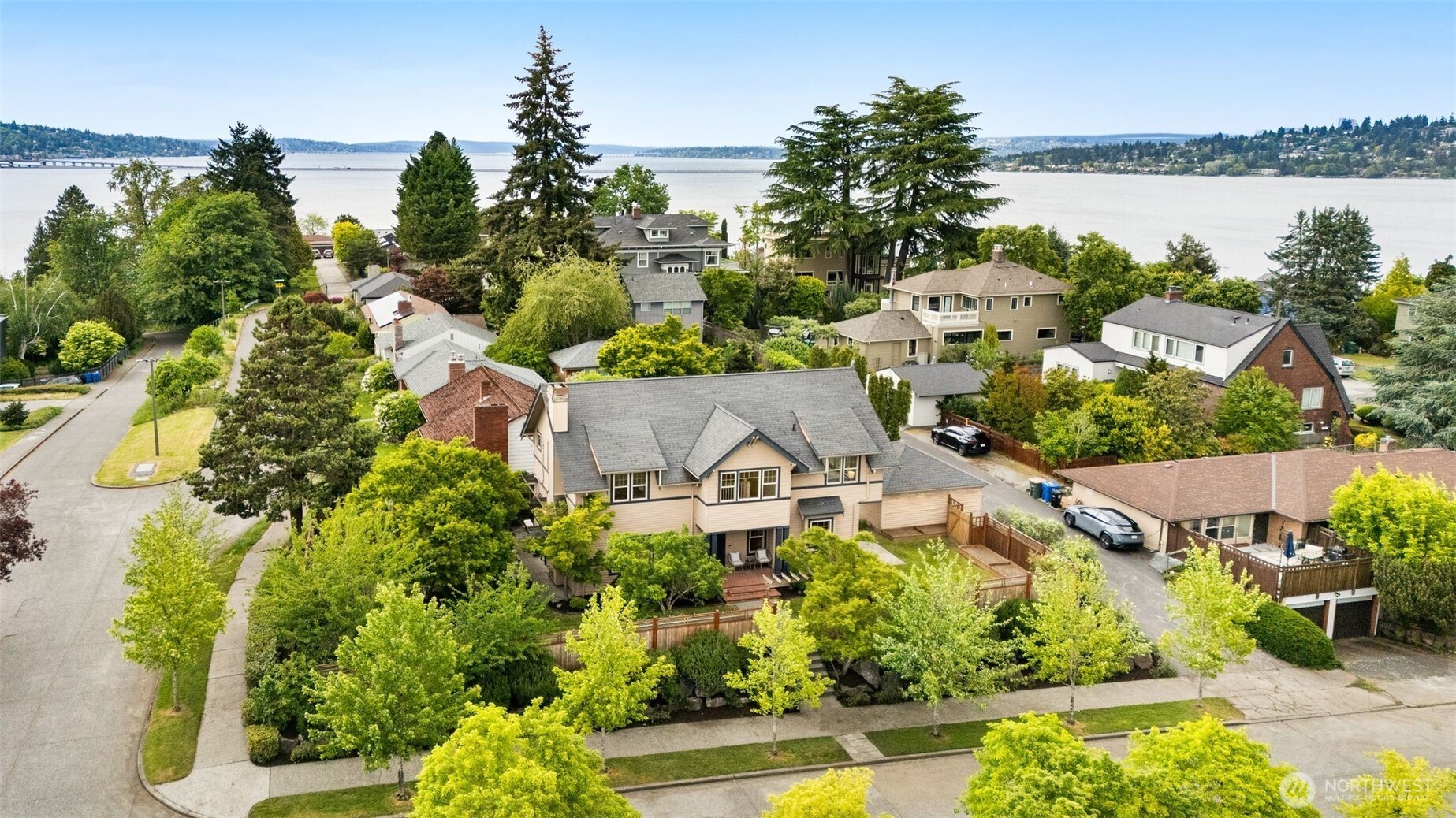 4606 S Andover Street , Seattle, WA 98118-1249
