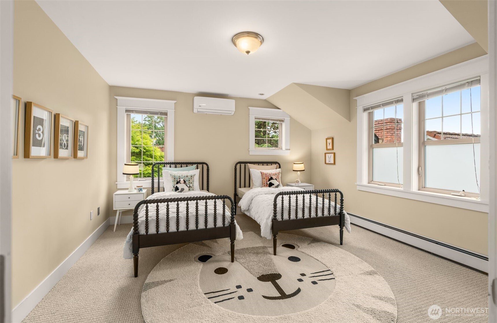 4606 S Andover Street , Seattle, WA 98118-1249