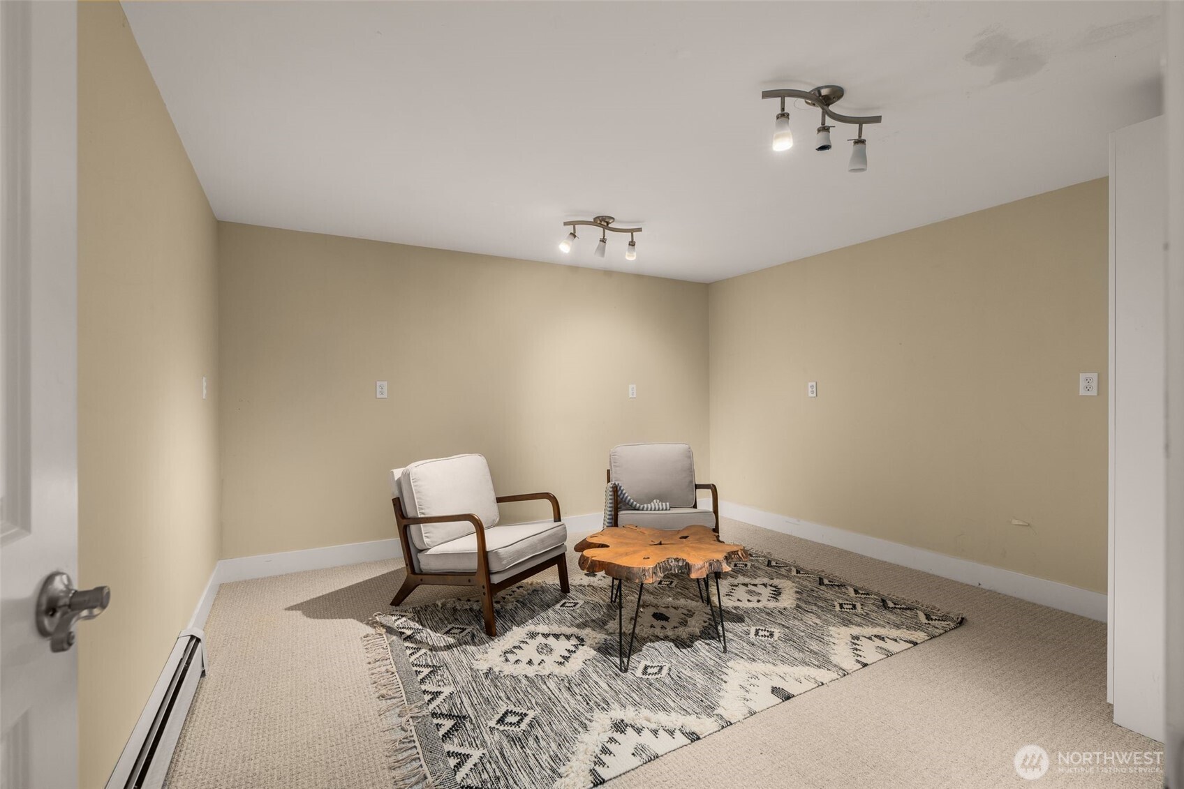 4606 S Andover Street , Seattle, WA 98118-1249