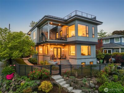 3303 37th Avenue W, Seattle, WA 98199 - Photo 1