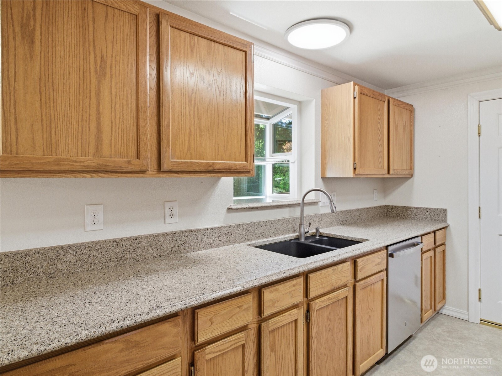 322 Country Estates Drive W, Rainier, WA 98576