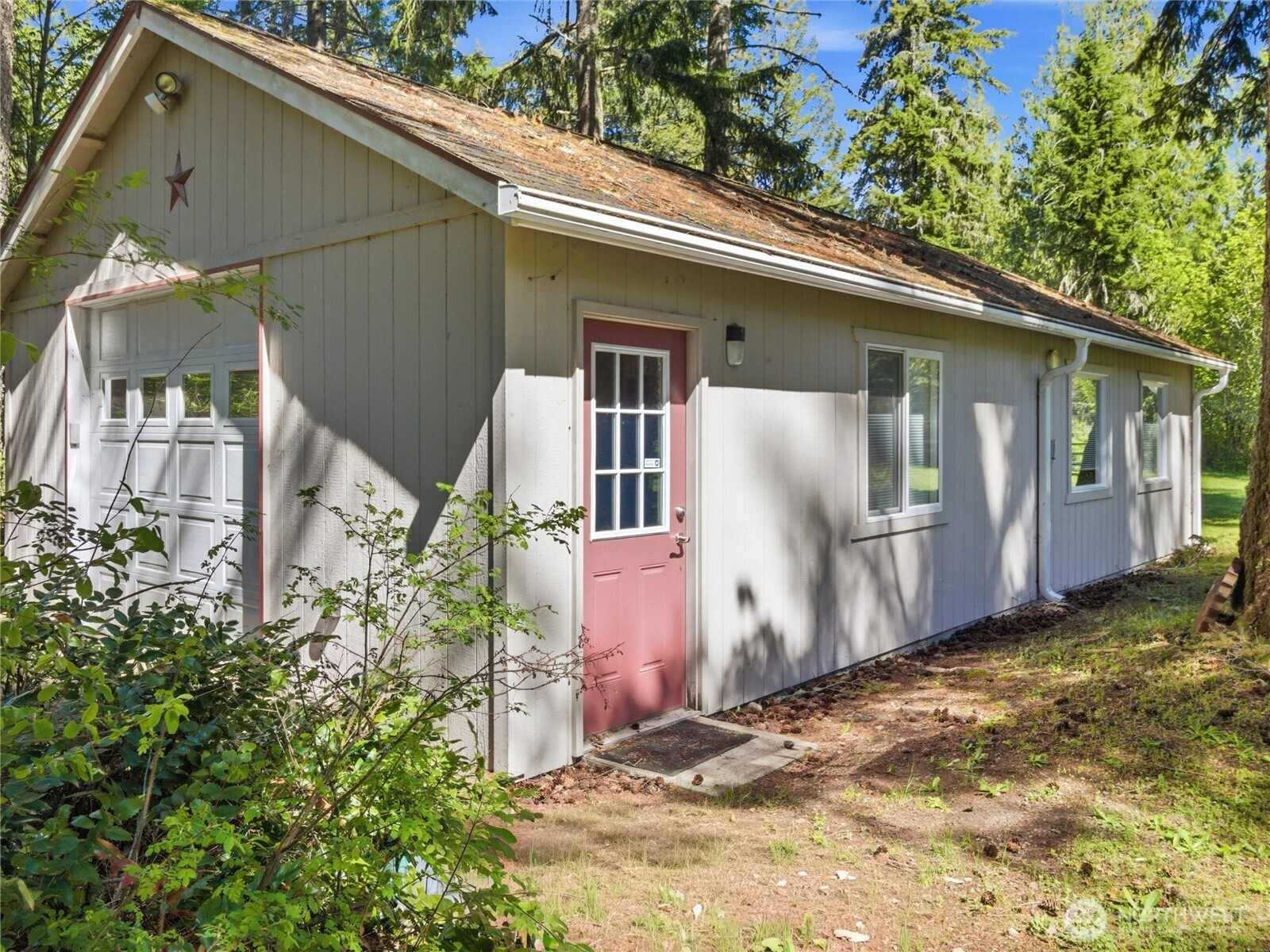 322 Country Estates Drive W, Rainier, WA 98576