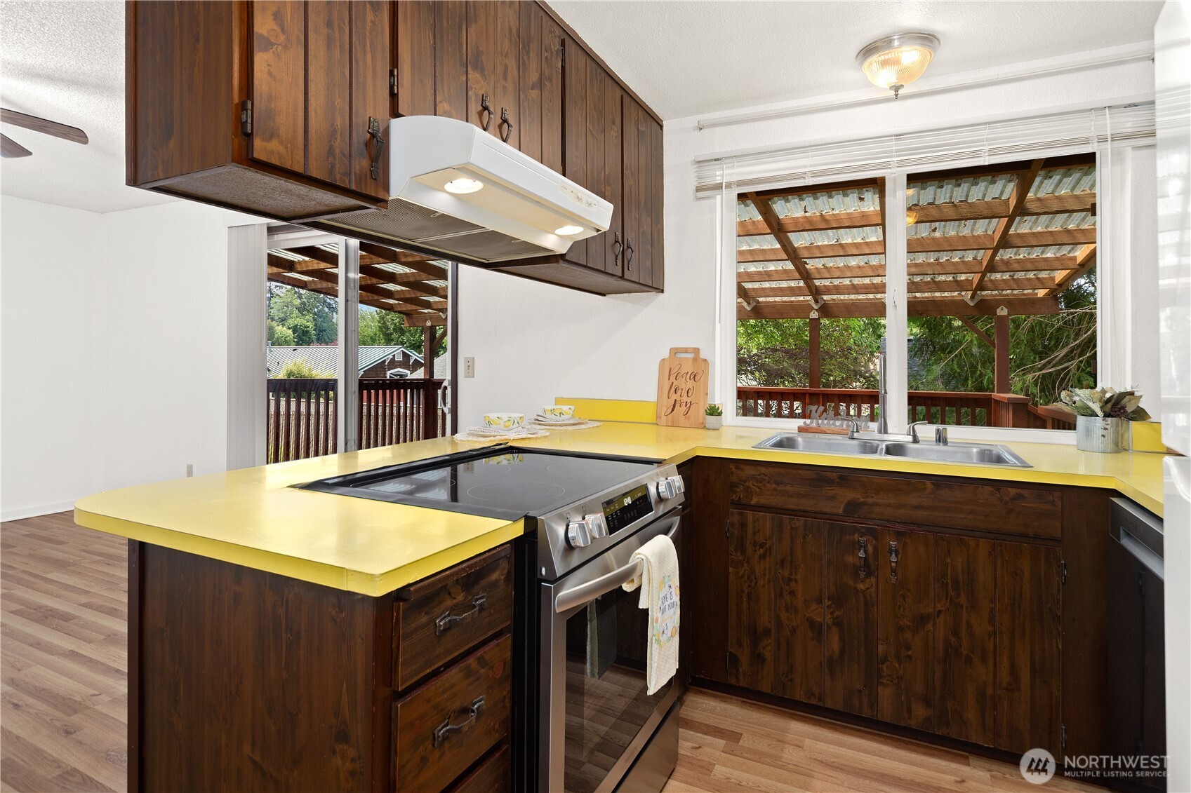 6955 Aegean Boulevard NE, Bremerton, WA 98311