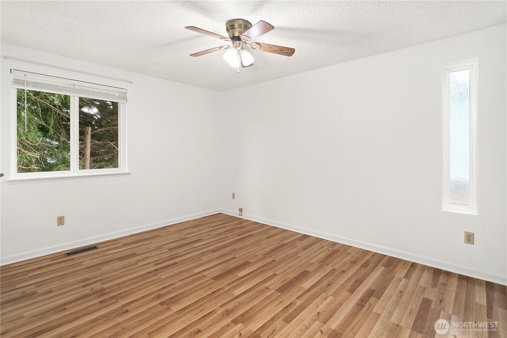 6955 Aegean Boulevard NE, Bremerton, WA 98311