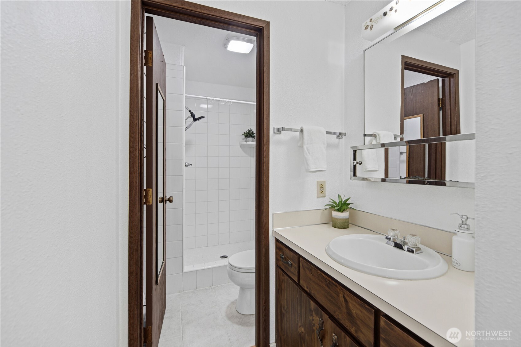 6955 Aegean Boulevard NE, Bremerton, WA 98311