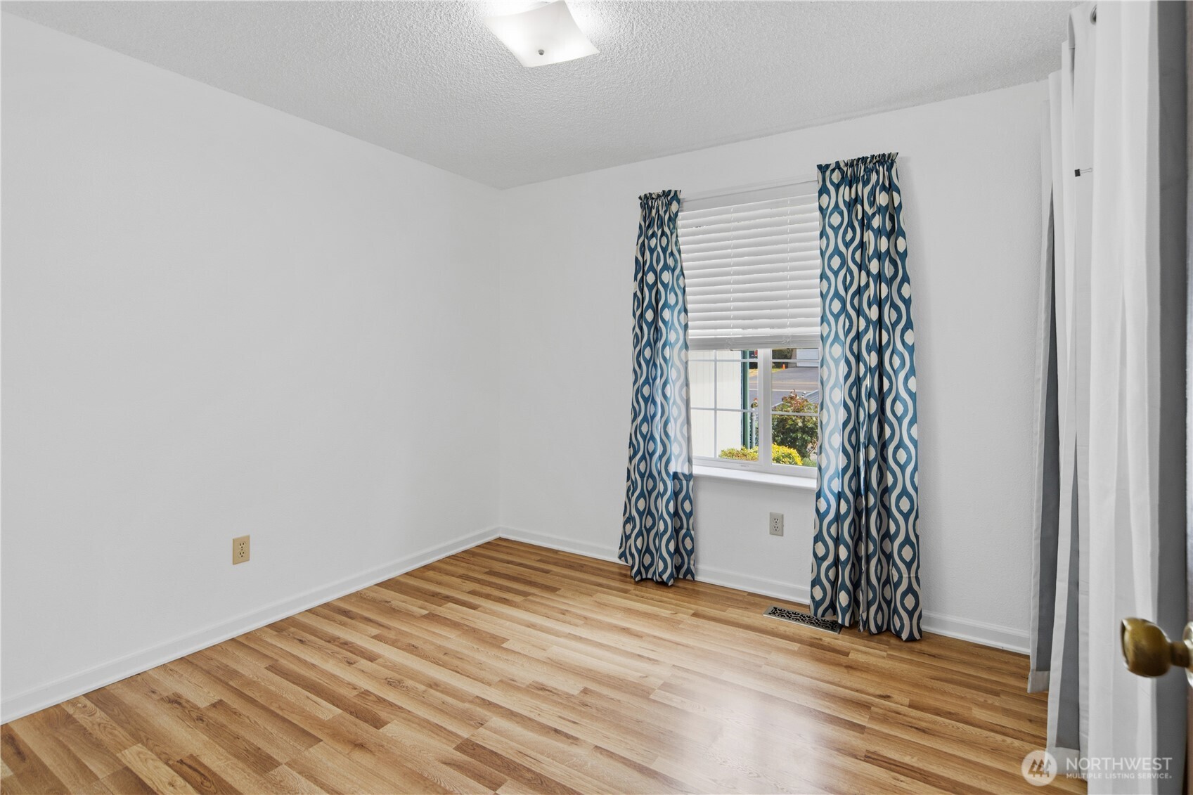 6955 Aegean Boulevard NE, Bremerton, WA 98311